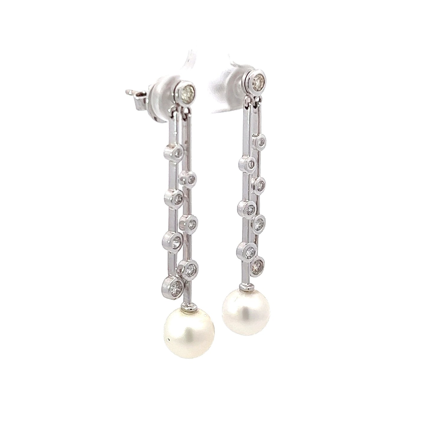 Earrings w/ South Sea Pearl & 16 Diamonds