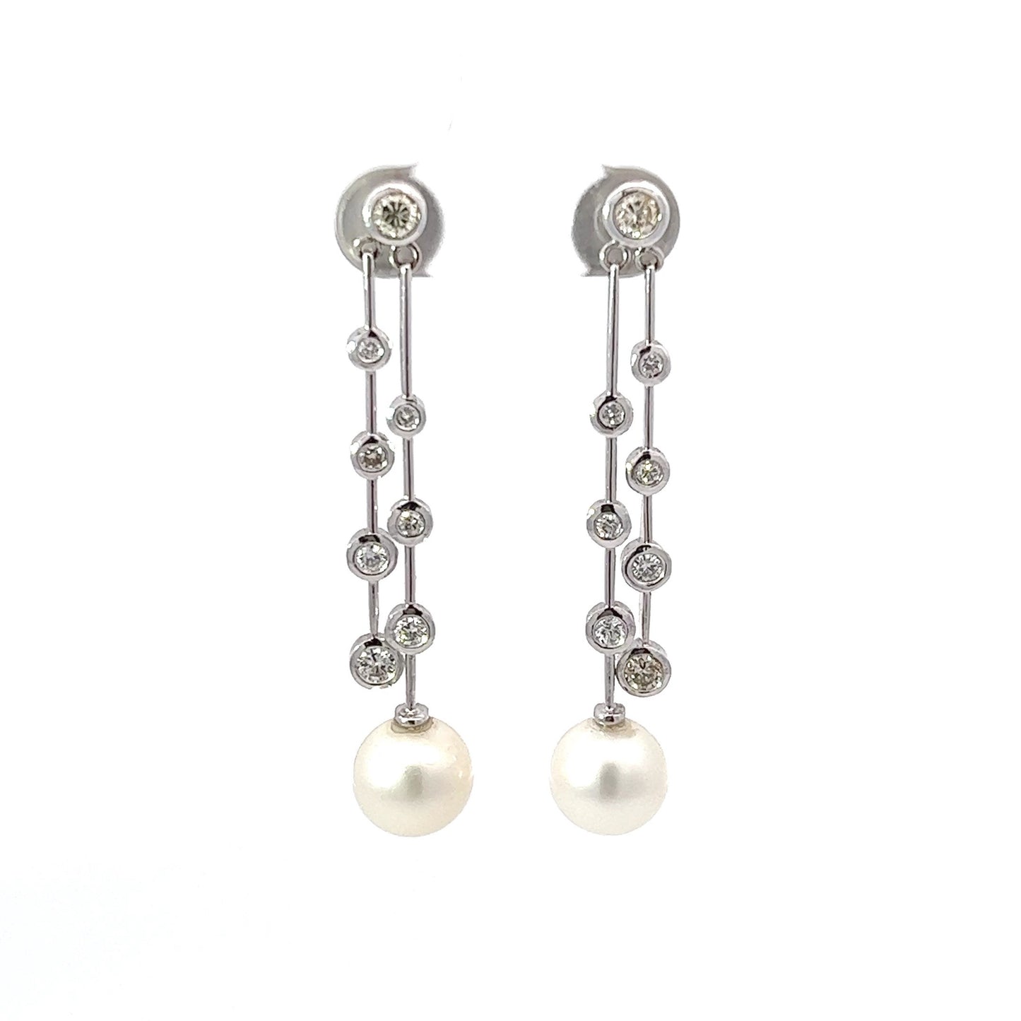 Earrings w/ South Sea Pearl & 16 Diamonds